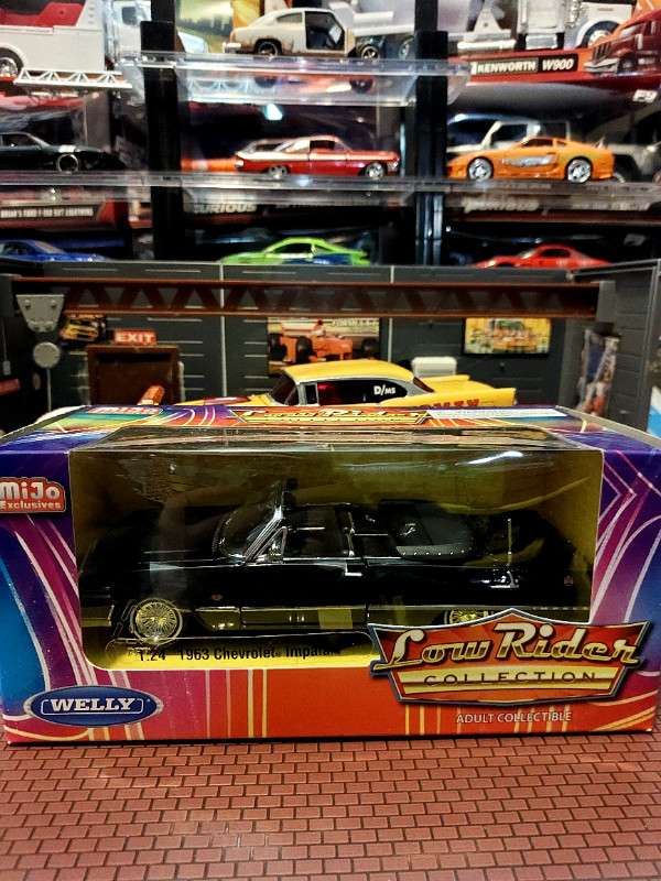 DIECAST CARS  & TRUCKS 1:24
LOWRIDER  in Toys & Games in Hamilton