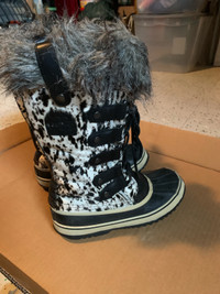 Sorel winter boots size 6