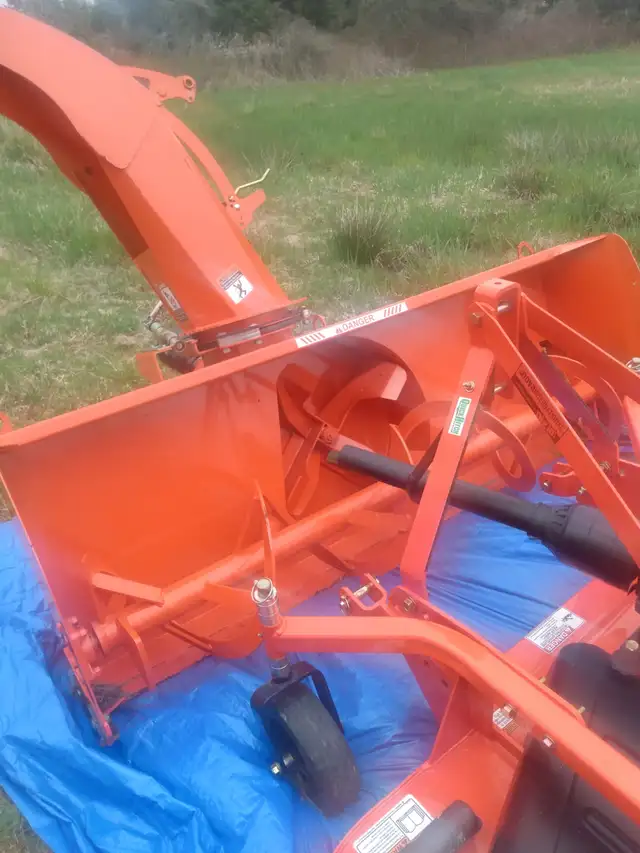 Kubota 6 foot snowblower and 6 foor grass cutter in Dirt Bikes & Motocross in Moncton - Image 2