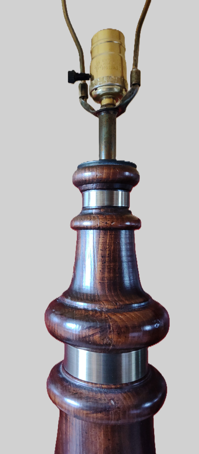 Tall Wood with Brass Rings Table Lamp in Indoor Lighting & Fans in Markham / York Region - Image 4