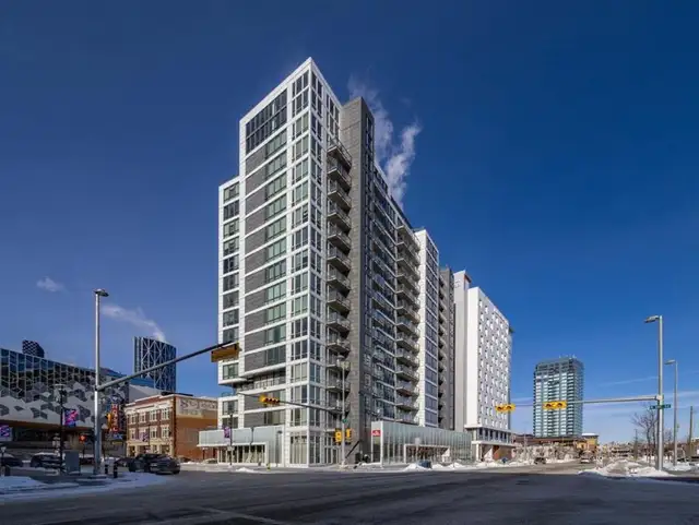 Downtown Condo Available TODAY! Saddledome, Ctrain, Cowboys