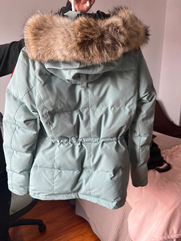 Authentic Canada Goose Winter Coat - Women's Small in Women's - Tops & Outerwear in Mississauga / Peel Region - Image 2