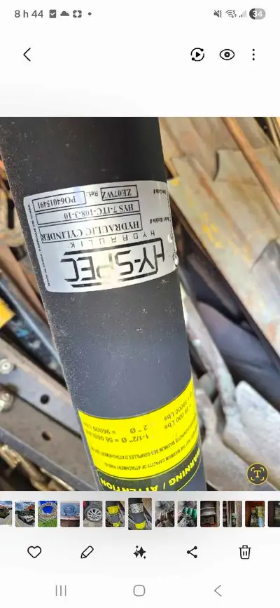 Cylindre remorque dompeur neuf qui fais 3 a 10 pieds. Vaut 1000$ presque la moitié de sa valeur