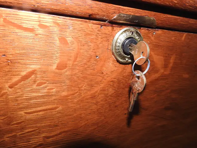 antique  oak barrister bookcase with secretary desk and drawers in Bookcases & Shelving Units in Hamilton - Image 7