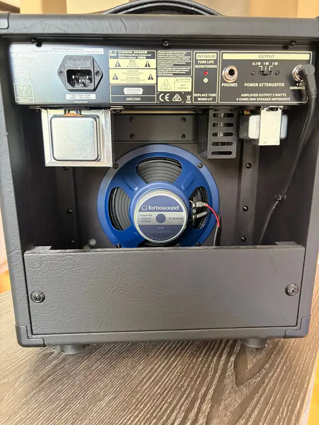 Bugera V5 Infinium Tube Amp in Amps & Pedals in Kingston - Image 3