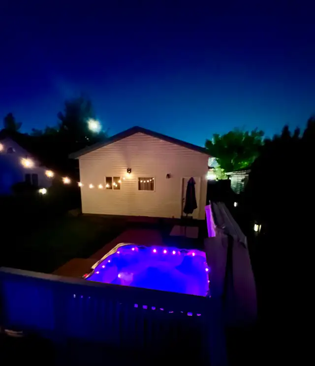 Luxurious 5 Bed 3.5 Bath Hot tub AC Detached House in Grandville