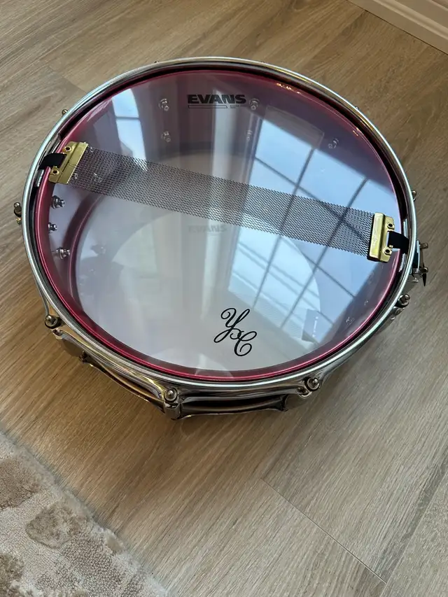 Limited Edition Chad Smith Snare Pearl Drum in Drums & Percussion in Guelph - Image 6