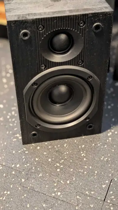 These are used JBL Loft 30 speakers that deliver crisp and clear audio for an immersive surround sou...