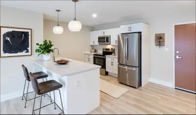 Feb 1st   -Premium oversized 1 bedroom, View more