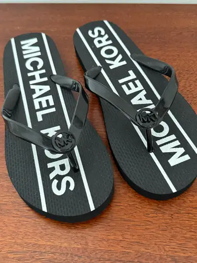 Michael Kors flip flop new, View more