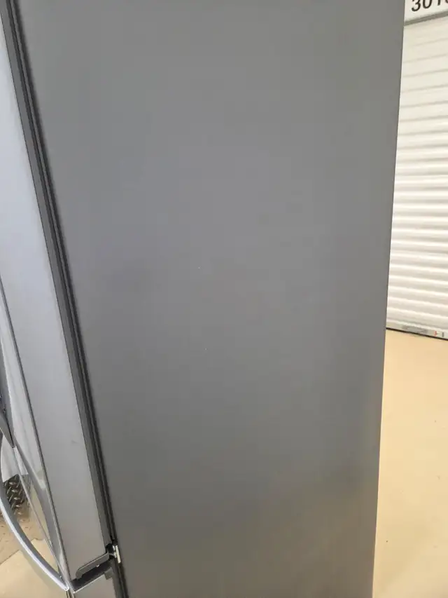 Whirpool 30 Inch stainless Steel Fridge in Refrigerators in City of Halifax - Image 9