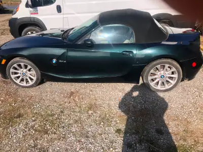 bmw z 4 6 speed very fast si model $14.000.oo