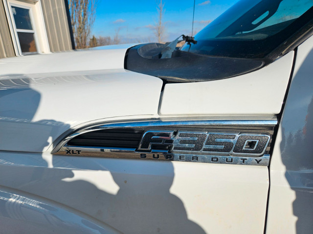 2011 Ford F350 XLT Super Duty with 676 DewEze bale deck in Cars & Trucks in Swift Current - Image 4