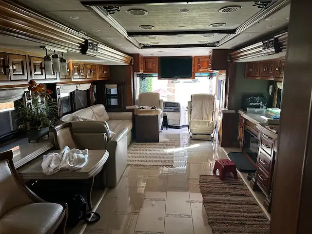 2013 45' Tiffin Zephyr for sale in RVs & Motorhomes in Grande Prairie - Image 18