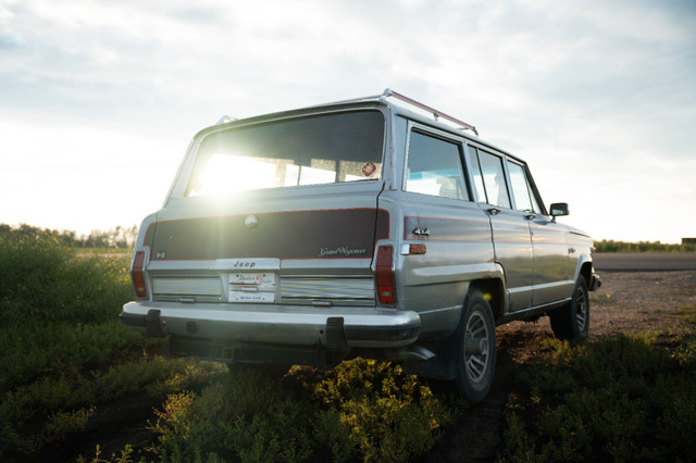 1988 Jeep Grand Wagoneer for Sale in Classic Cars in Calgary - Image 2