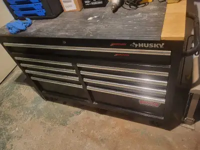 R/c boats hulls radios props motors speed controllers. Tool box Mercury 25 up.call mike 414 709 2751...