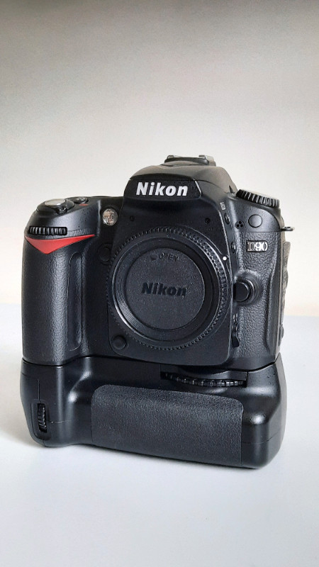 NIKON D90 boitier dans Appareils photo et caméras  à Longueuil/Rive Sud