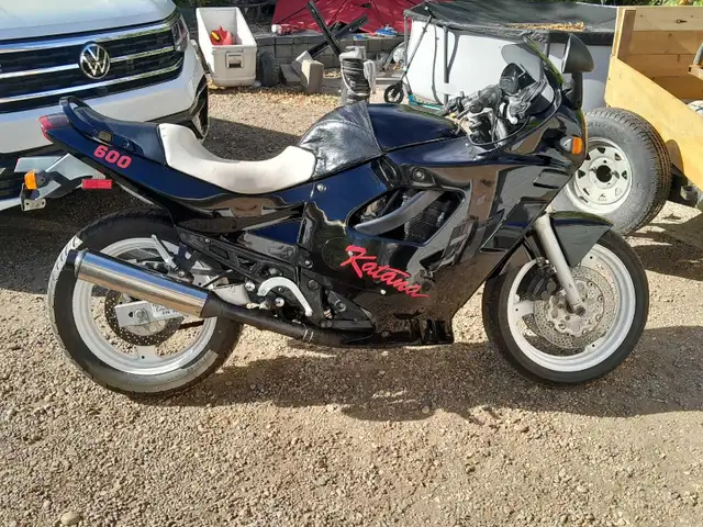 1989 Suzuki Katana 600 in Sport Bikes in Edmonton - Image 4