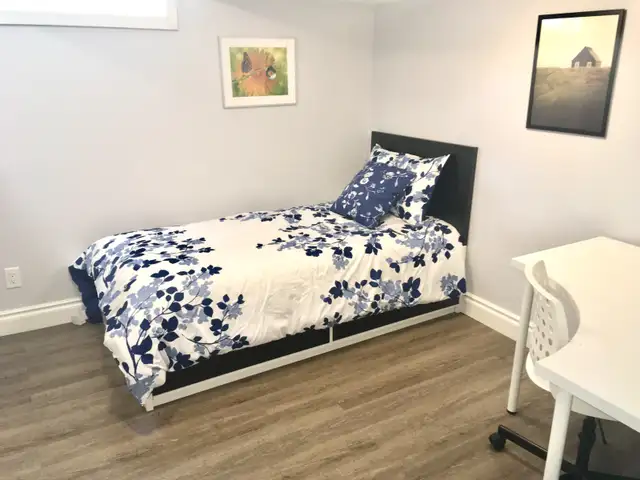 Furnished Room for rent Only 5 minutes walk to Algonquin College