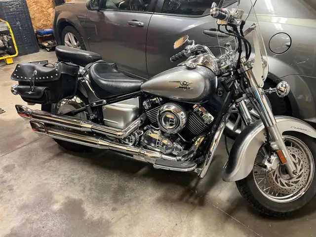 2009 Yamaha VStar 650 mint in Touring in London - Image 3