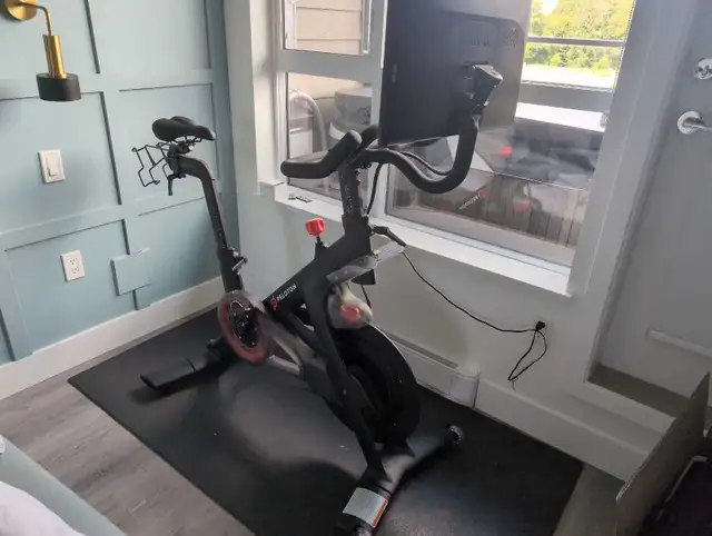 Peloton Bike in Exercise Equipment in Delta/Surrey/Langley - Image 2