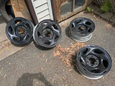 Bolt pattern 6×139 17 inch rims Was going to use on my Tacoma but never got around to it