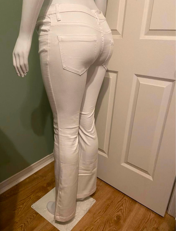 Venus - white jeans size 2(US) in Women's - Bottoms in Markham / York Region - Image 2