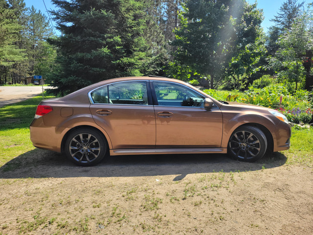 2011 Subaru Legacy 3.6R in Cars & Trucks in Gatineau - Image 2