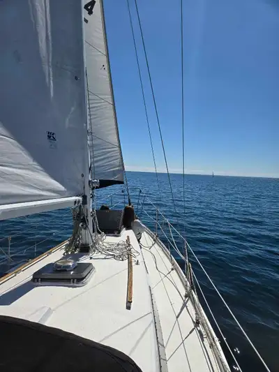 Classic Canadian-built 30-foot cruising sailboat, currently afloat at Whitby Yacht Club. Scheduled t...