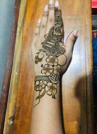 Mehndi/ Henna Artist 