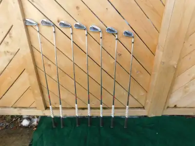 Right-hand Taylormade RSi1  iron set, View more