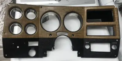 Top corners show wear and bottom left hand corner has mounting holes from a surface mount pulse wipe...