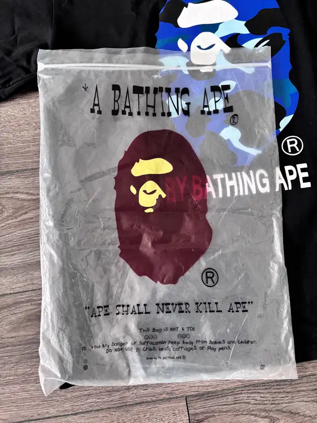 Bathing ape shirt it says 2XL but it’s probably large63793712104963121