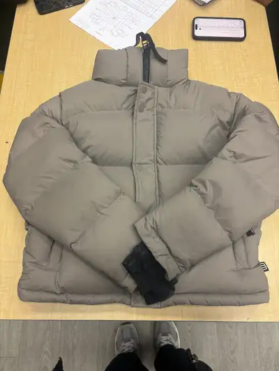 Aritzia Super Puff – Size Small – Cream/Light Brown – 2025 Model, View more