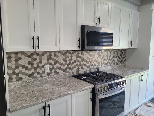 Kitchen Backsplasah in Renovations, General Contracting & Handyman in Kitchener / Waterloo - Image 3