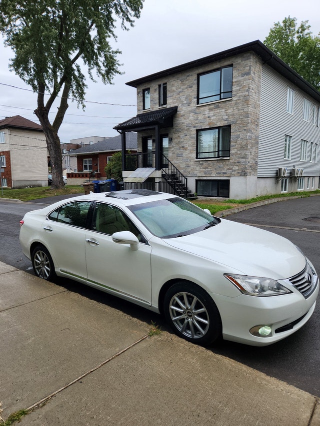2011 Lexus Es350 — photo 3
