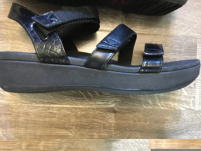 Vionic Ankle Strap Sandals Size 10 - New in Women's - Shoes in Medicine Hat - Image 6