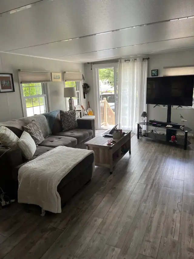 Fisherman’s Cove Cottager Escape 36X12 w/ large Sun/Screen Room. in Park Models in Owen Sound - Image 6