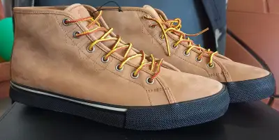 ‘CARIBOU’ SNEAKER CHUKKA SOREL WATERPROOF BOOTS! Size 12, View more