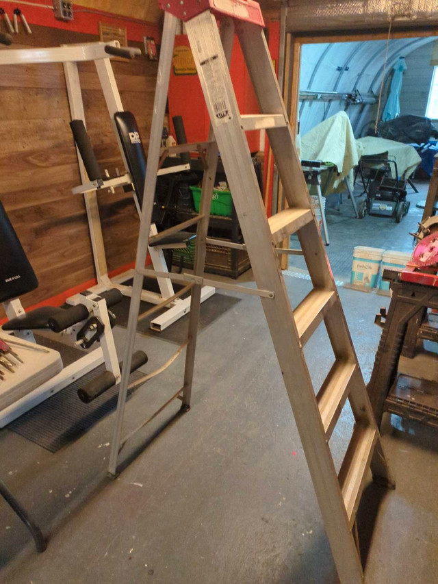 6 Foot Ladder  in Outdoor Tools & Storage in Chatham-Kent