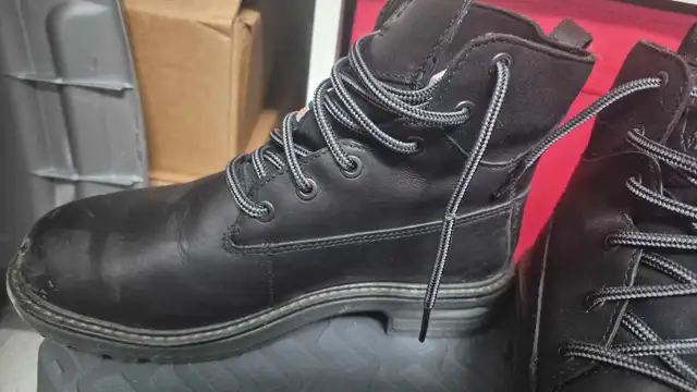 Timberland PRO Work Boots WOMEN'S SIZE 6 in Men's Shoes in City of Toronto - Image 2