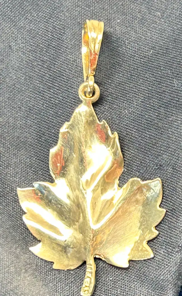 Large 10K Gold Maple Leaf Pendant63240706466049121