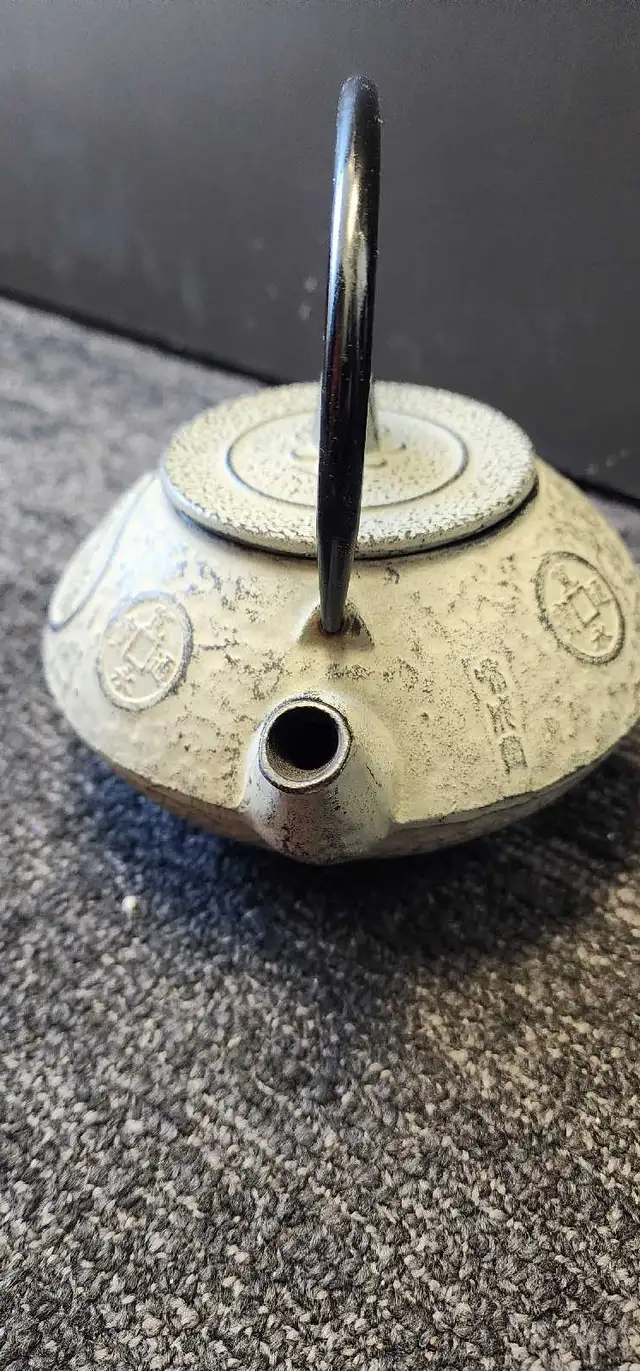 A Japanese Nambu Tekki cast iron teapot with "Tenpō Tsūhō" coin in Kitchen & Dining Wares in Calgary - Image 6
