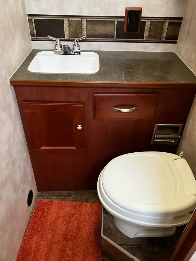 2013 Sunstar Sport 26HE 27pi in RVs & Motorhomes in Lévis - Image 11
