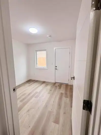 Private room for rent for one person. Newly built townhouse with new appliances (Washer, dryer, Gasc...