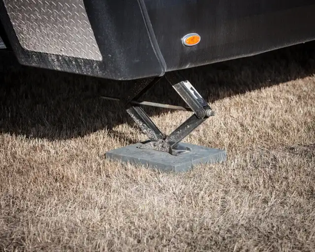 Dolly & Outrigger Pads;  Seacans, Semi Trailers, Cranes, RV's in Other in Calgary - Image 5