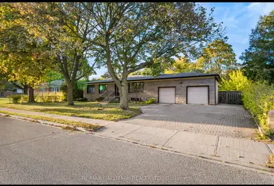 Room for Rent – Walk-Up Basement in a Beautiful Bungalow (Yonge & Hwy 7) Looking for female tenants...