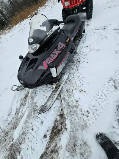 1993 Yamaha Vmax 4 750. Fun sled old muscle sled. Runs and drives. Starts well. 18000km engine was r...