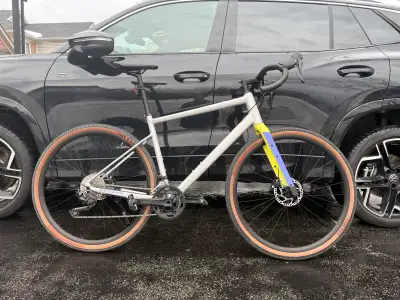 like brand new bmc urs al 2, View more