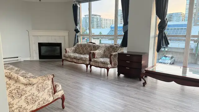 3 bedrooms + 2 bathrooms + 2 parkings